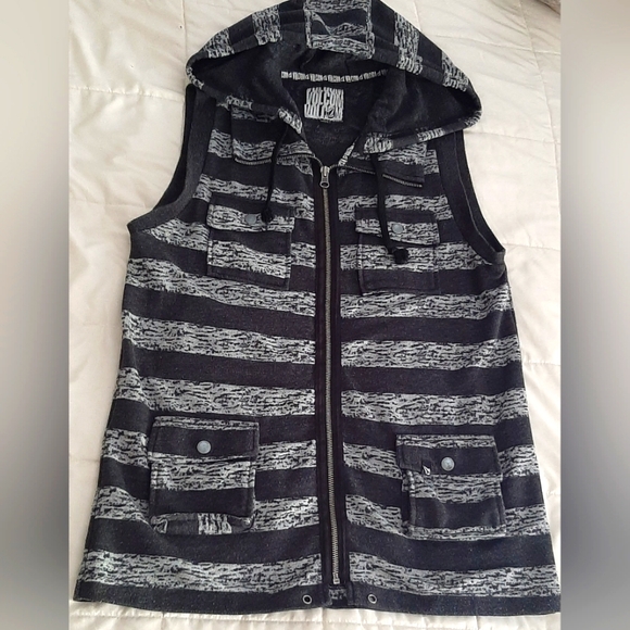 Volcom Thrasher Zip Vest - Picture 1 of 8